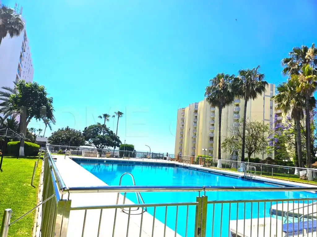 Swimming pool of Flat for sale in Benalmádena  with Air Conditioner, Private garden and Terrace
