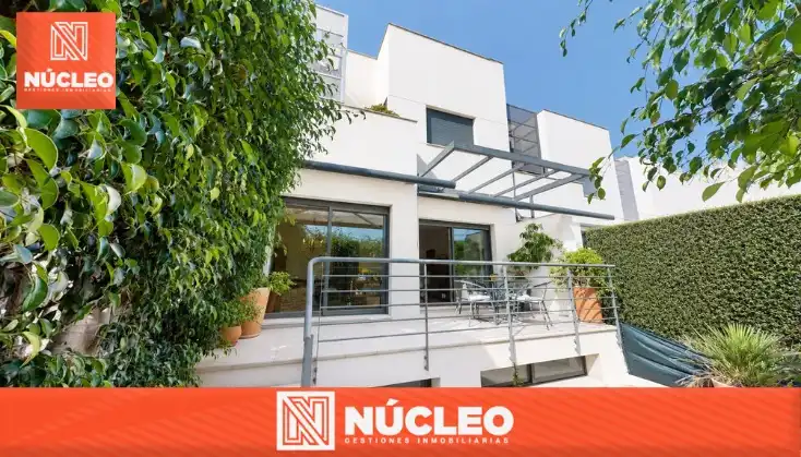 Vista exterior de Casa o xalet en venda en El Campello amb Aire condicionat, Calefacció i Jardí privat