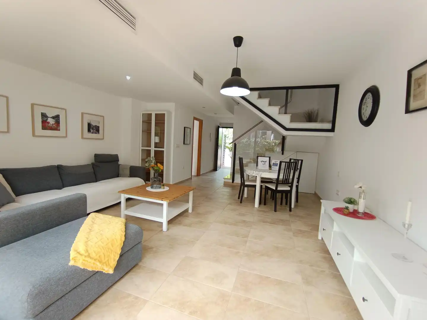 Sala de estar de Casa adosada en venta en Molina de Segura con Aire acondicionado, Calefacción y Jardín privado