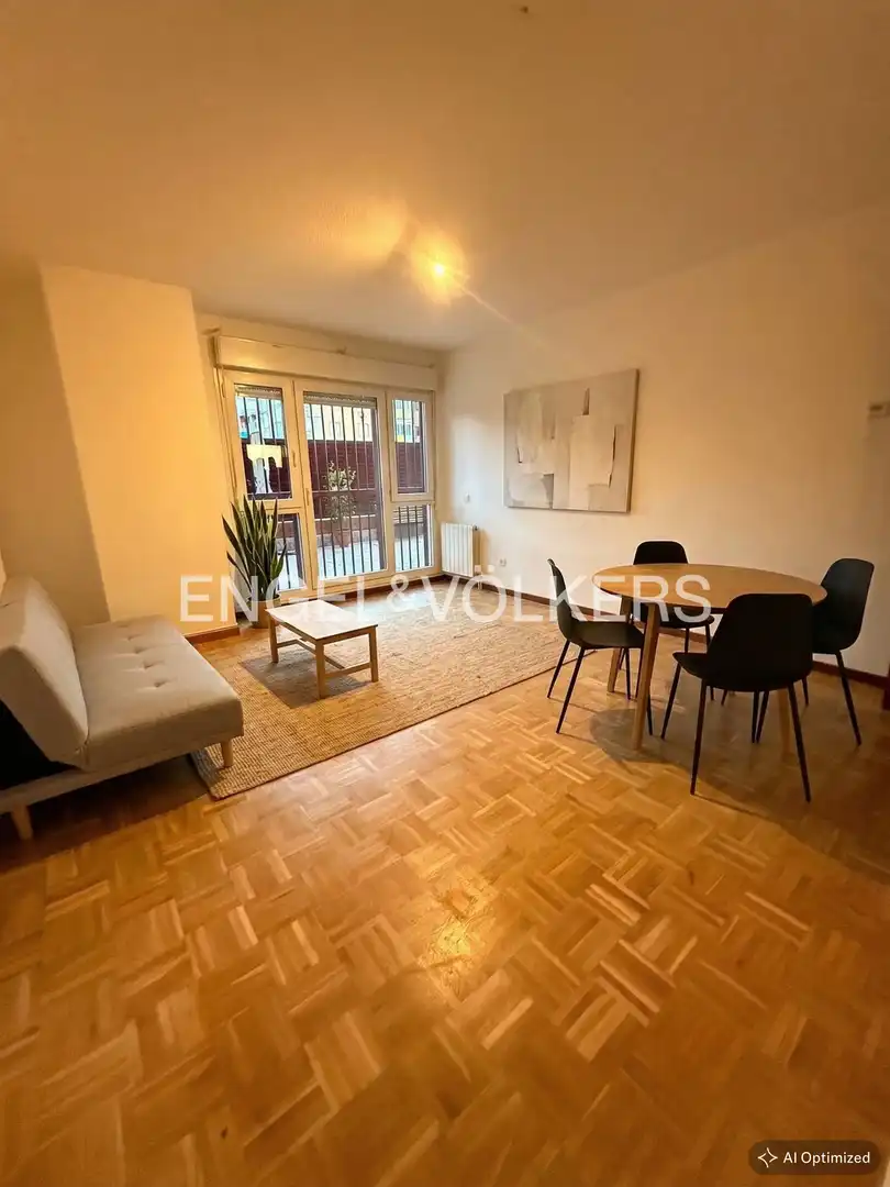 Living room of Flat for rent in Madrid  with Heating, Private garden and Parquet flooring