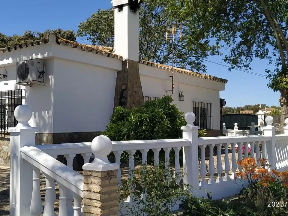 Chalet con jardín en venta en Avenida Camino Cantillana 1, imagen 34