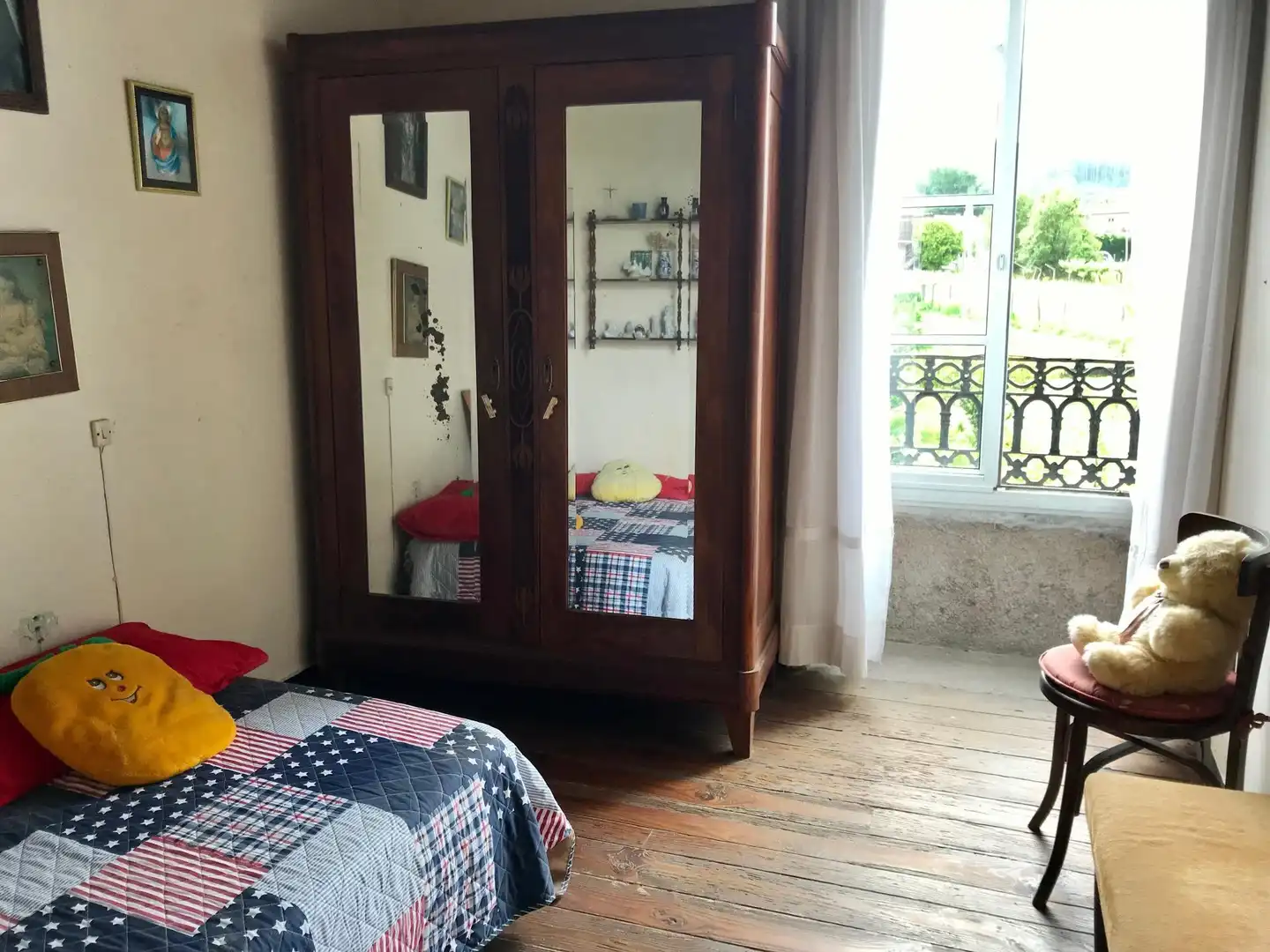 Habitación de Casa adosada en venta en Outes con Terraza y Balcón