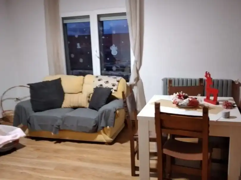 Living room of Flat for rent in Cella  with Air Conditioner, Heating and Parquet flooring