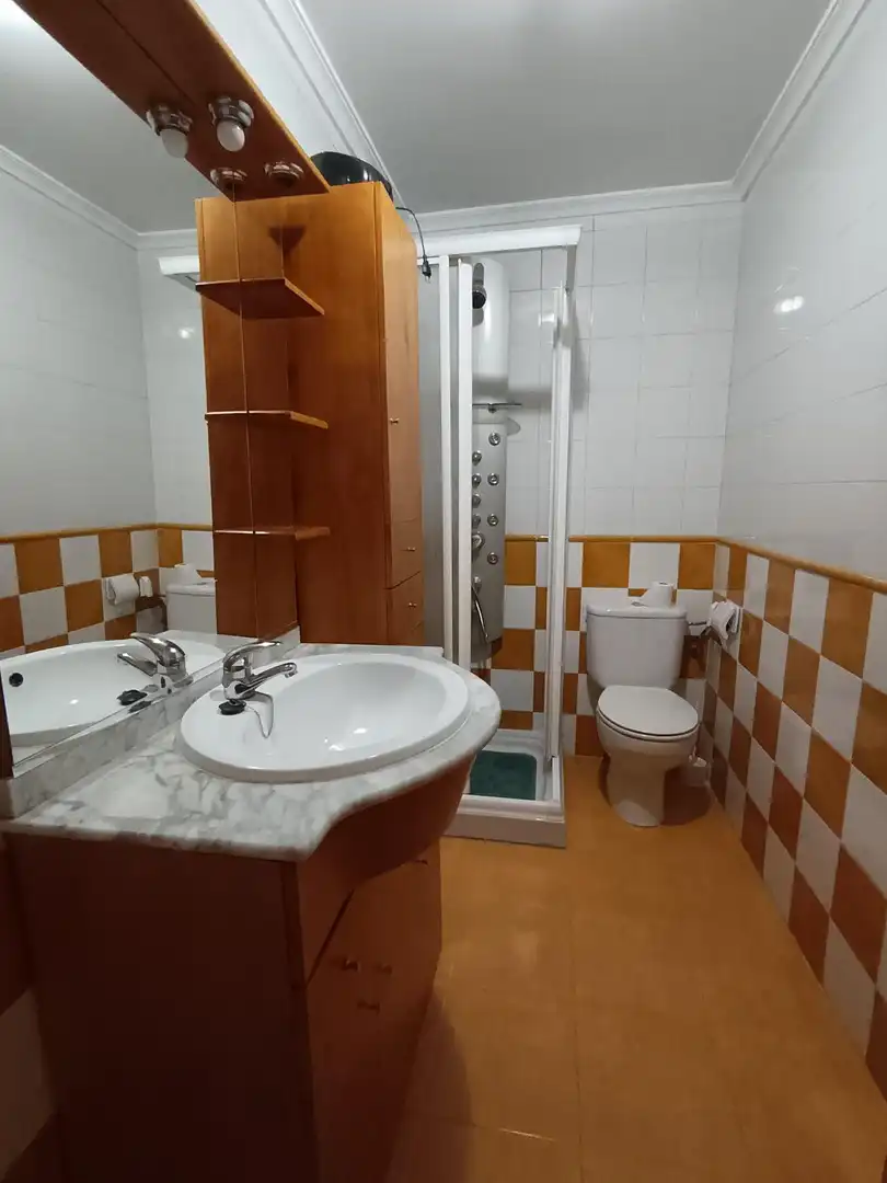 Baño de Piso en venta en Puertollano con Aire acondicionado, Calefacción y Amueblado