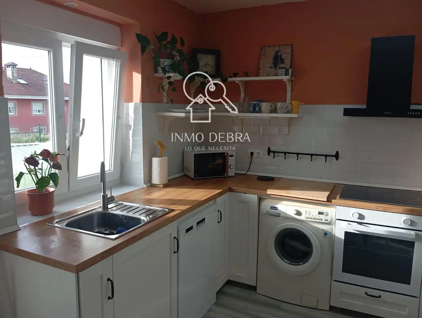Außenansicht von Wohnung zum Verkauf in Muros de Nalón mit Terrasse, Abstellraum und Möbliert