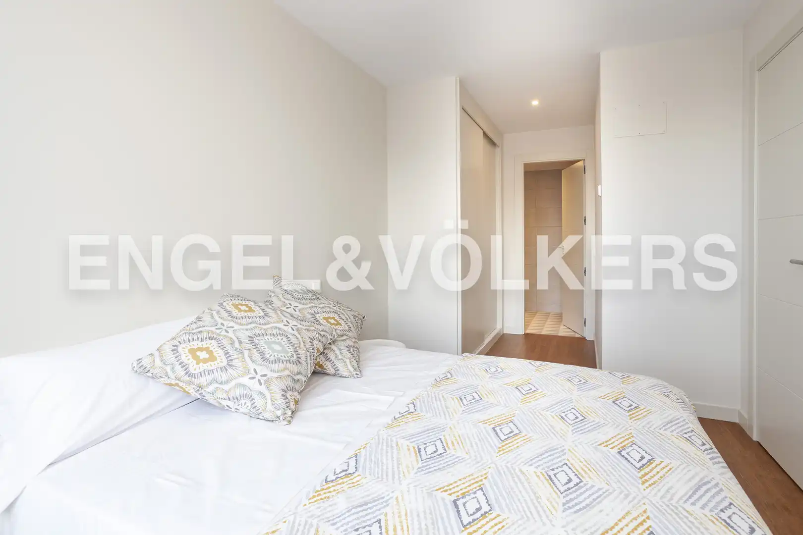 Bedroom of Flat for rent in Madrid  with Air Conditioner, Heating and Swimming Pool