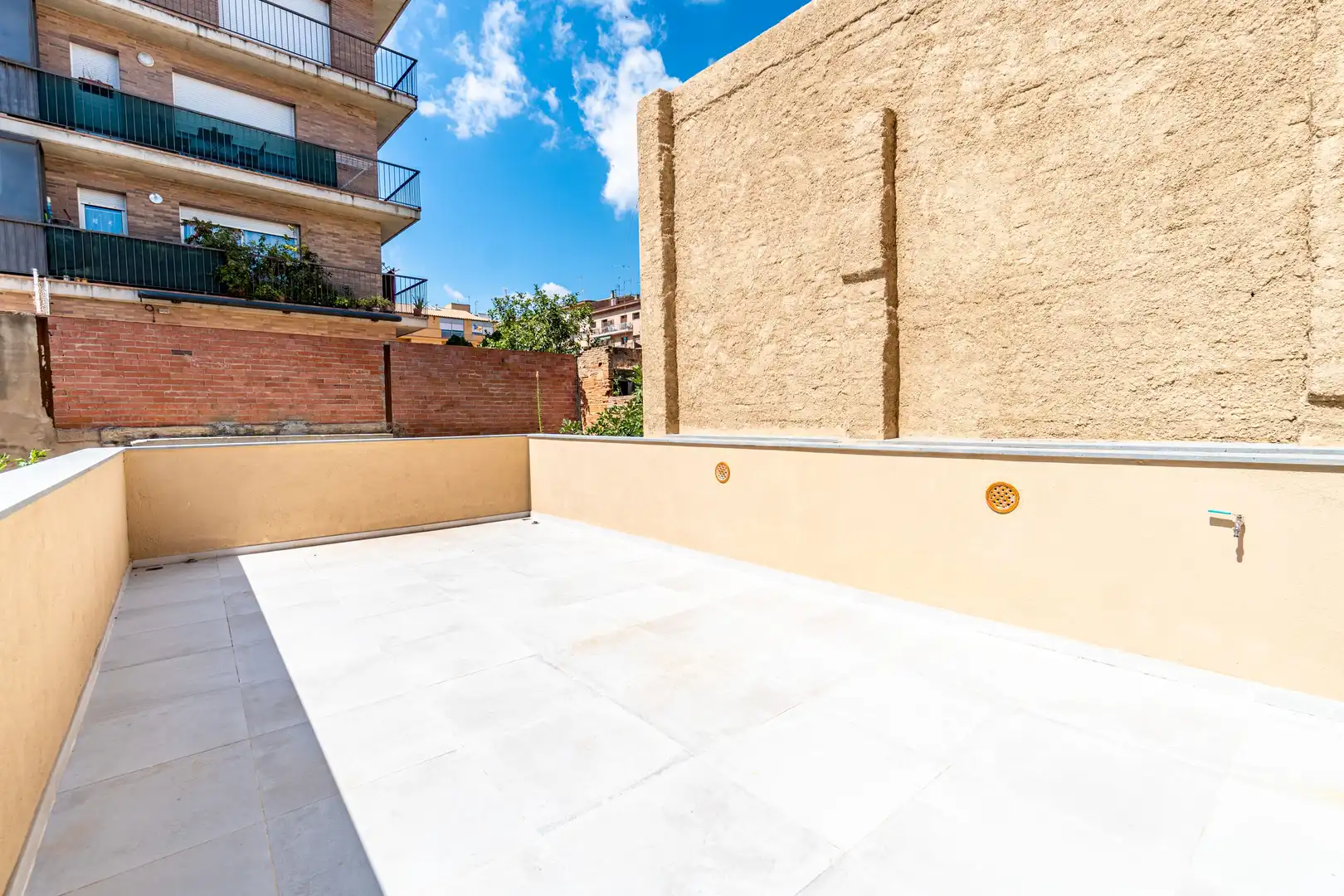 Terrasse von Haus oder Chalet zum Verkauf in Figueres mit Klimaanlage, Heizung und Privatgarten