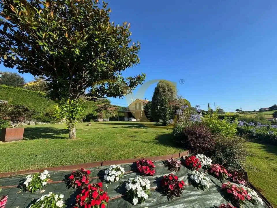 Garden of Houses for rent in Santa Cruz de Bezana  with Air Conditioner, Heating and Private garden
