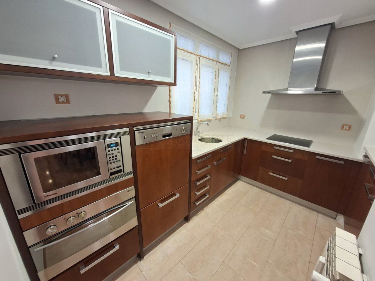 Flat for sale in Avenida Gasteiz, Coronación