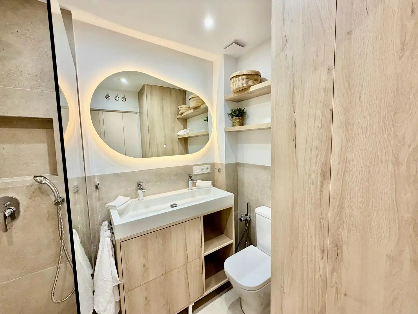Bathroom of Flat for rent in Almuñécar  with Air Conditioner, Heating and Terrace