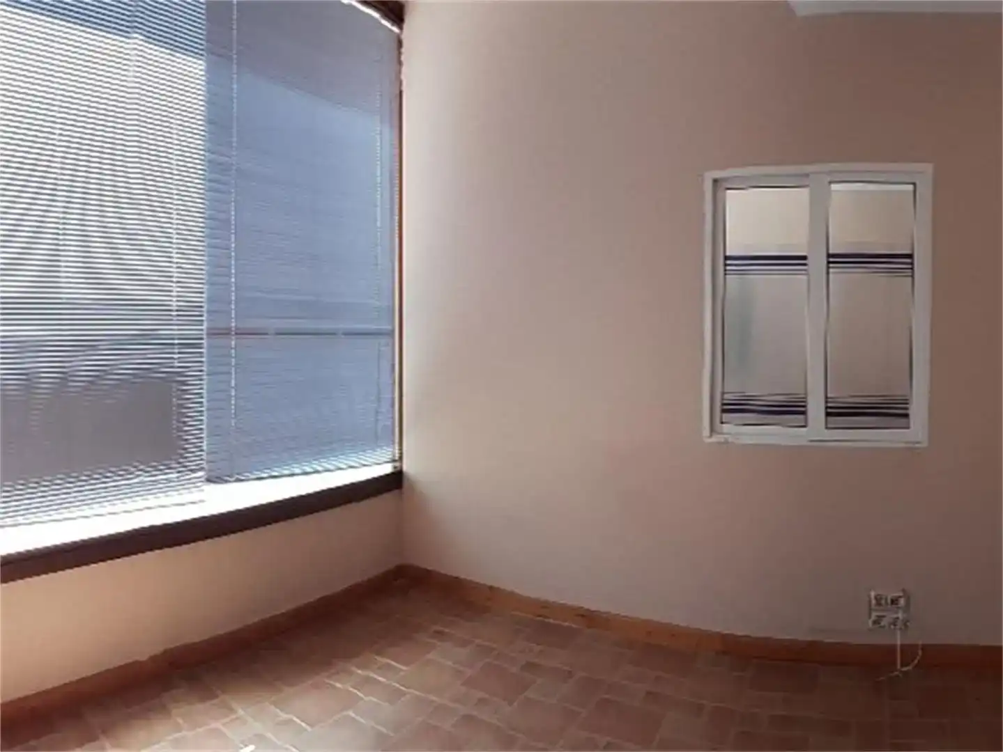 Schlafzimmer von Geschaftsraum zum Verkauf in Miranda de Ebro mit Parkett
