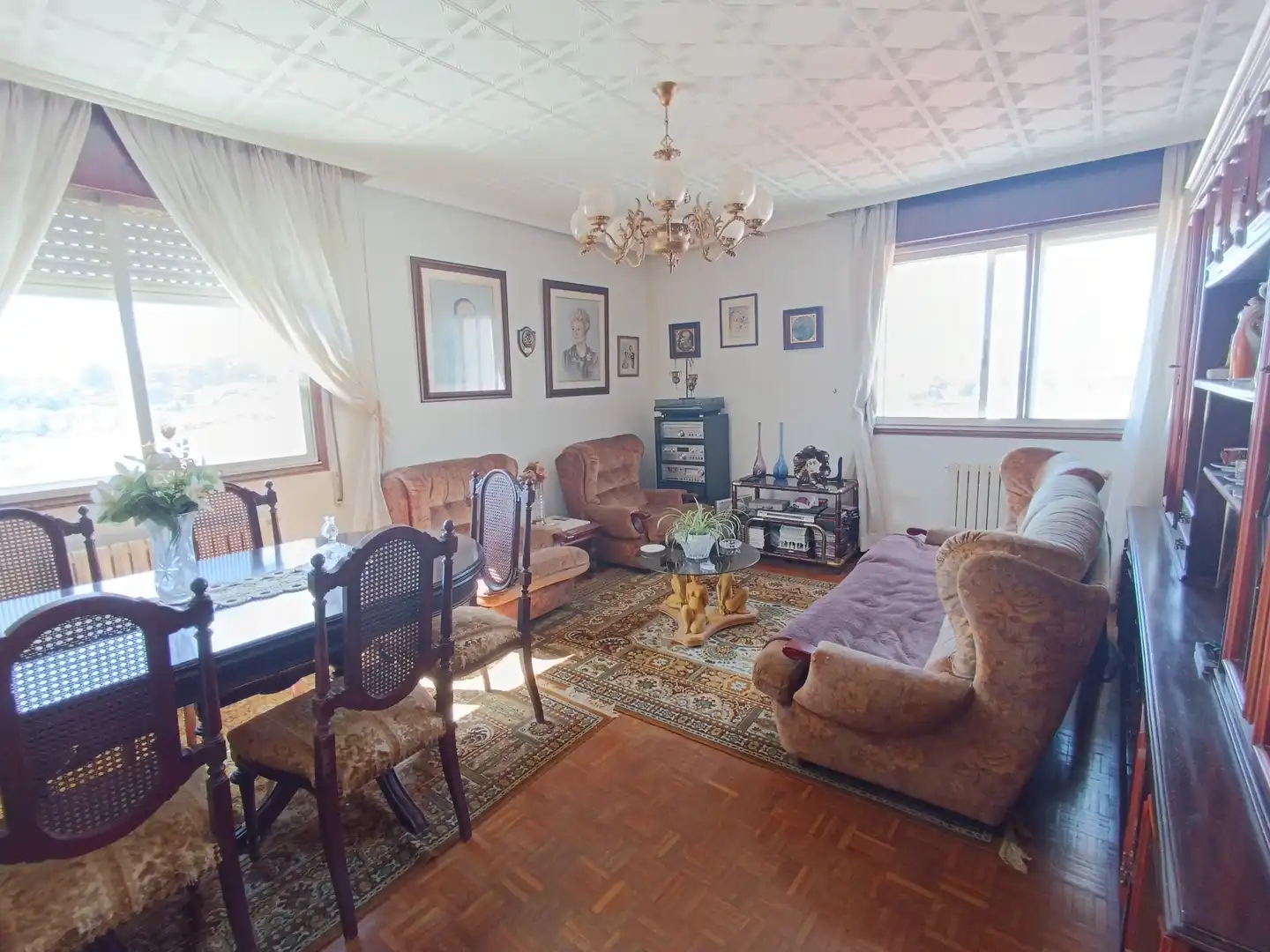 Wohnzimmer von Wohnung zum Verkauf in Pontevedra Capital  mit Heizung und Parkett