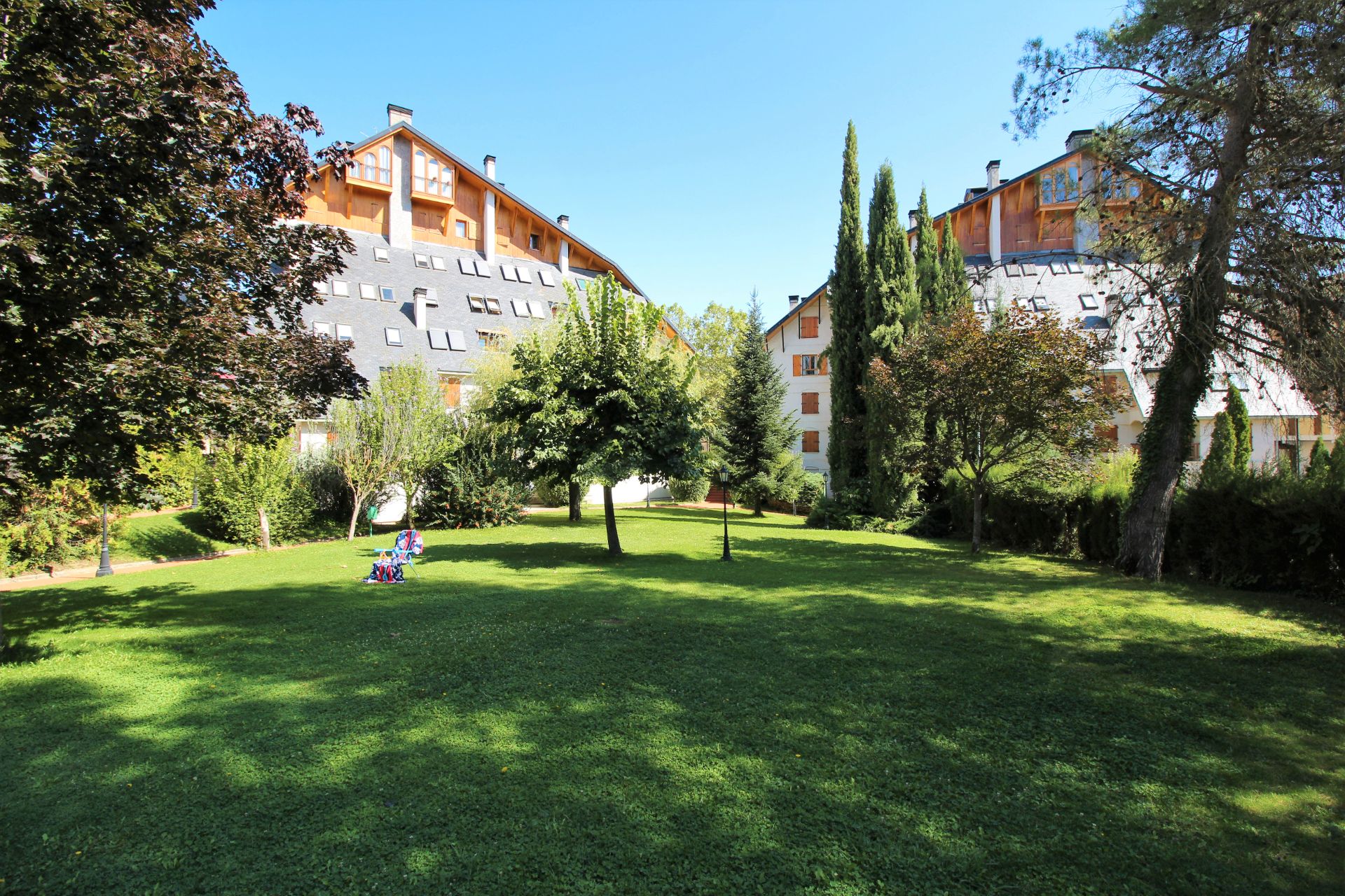 Garden of Apartment for sale in Jaca  with Heating, Storage room and Furnished