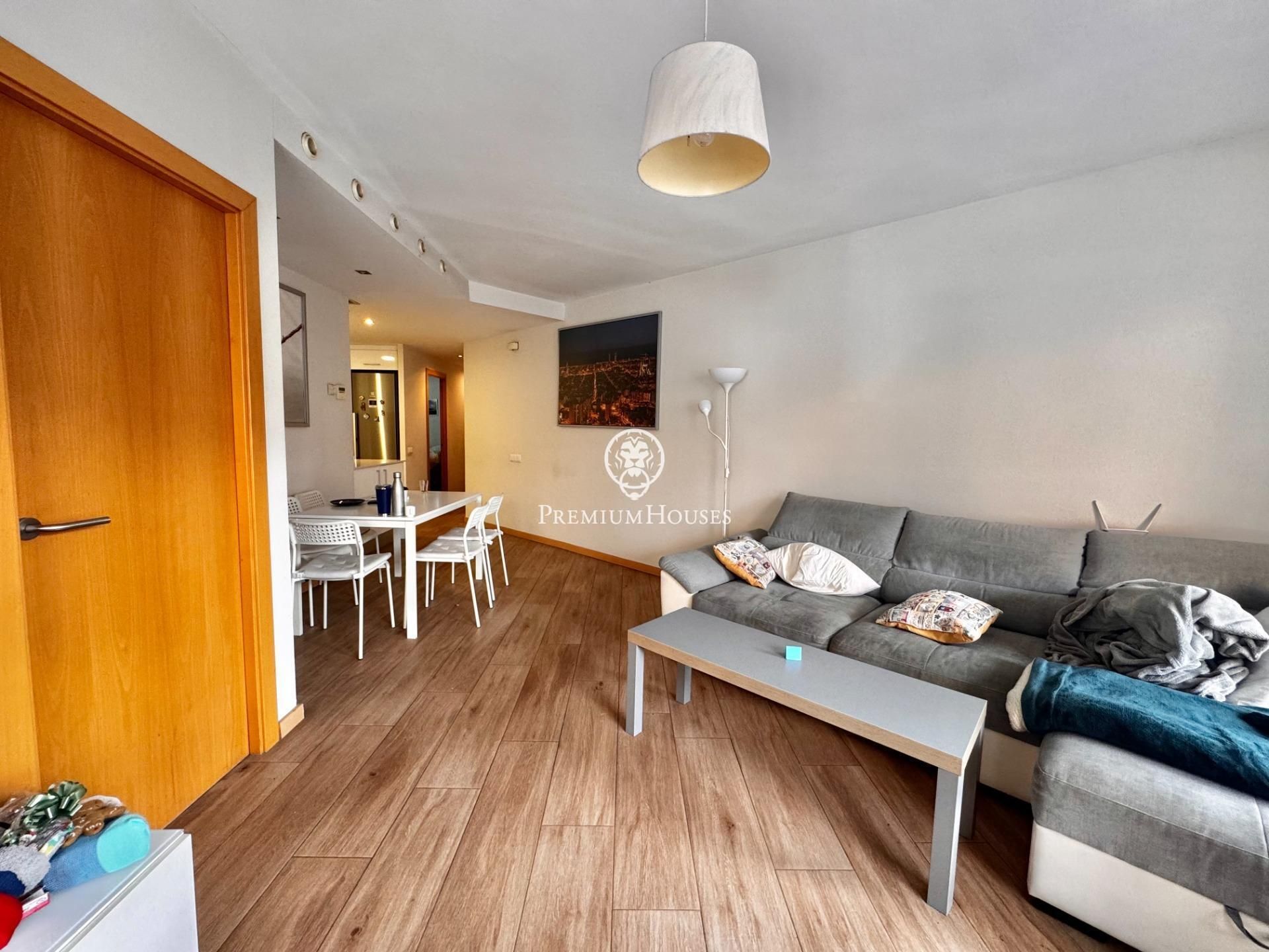 Living room of Flat for sale in  Barcelona Capital  with Air Conditioner and Heating