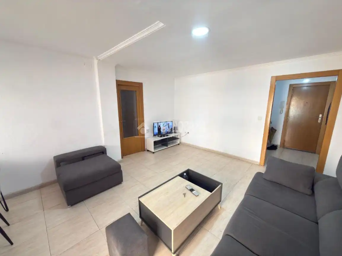 Sala d'estar de Pis en venda en Valencia amb Moblat i Balcó