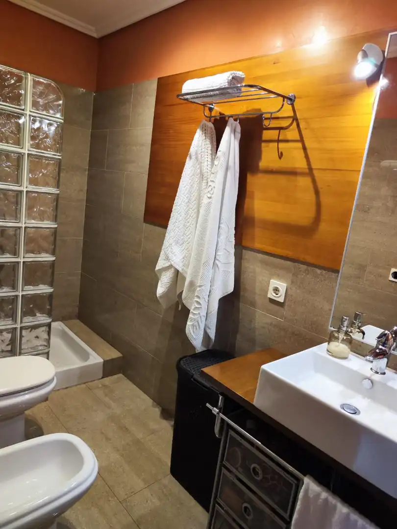 Baño de Ático de alquiler en Huelva con Terraza y Amueblado