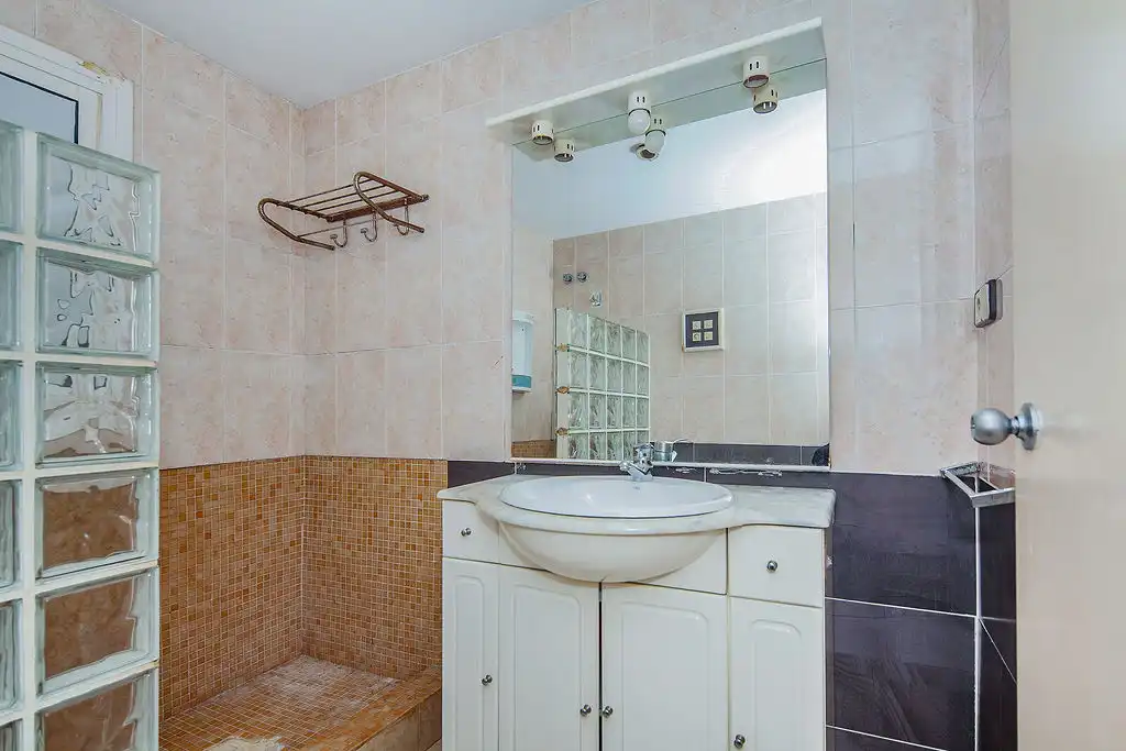 Bathroom of Flat for sale in Cornellà de Llobregat