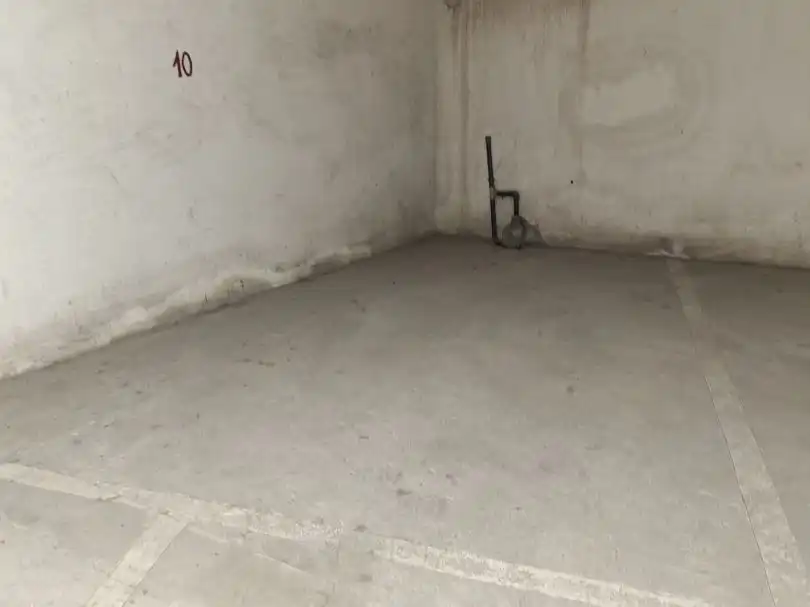 Garage for sale in Bertamirans