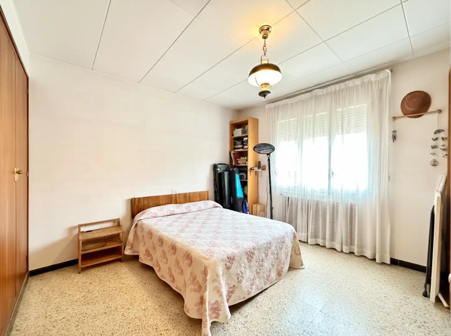 Habitación de Casa adosada en venta en Manlleu con Calefacción, Jardín privado y Trastero