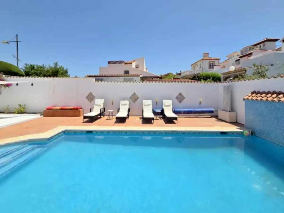 Piscina de Casa o xalet en venda en Manilva amb Aire condicionat