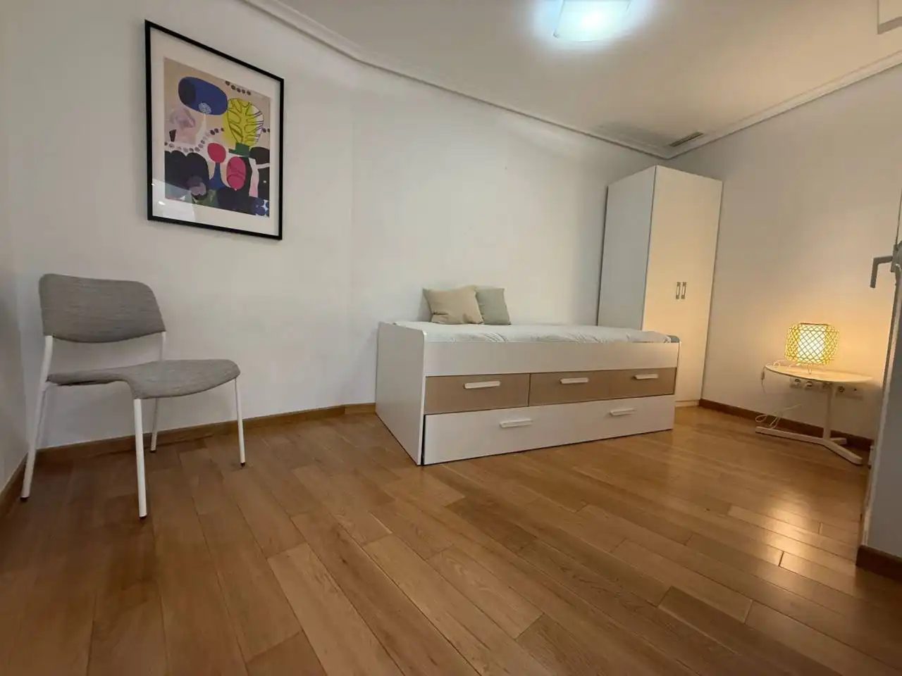 Bedroom of Flat for rent in Valencia  with Air Conditioner, Heating and Furnished