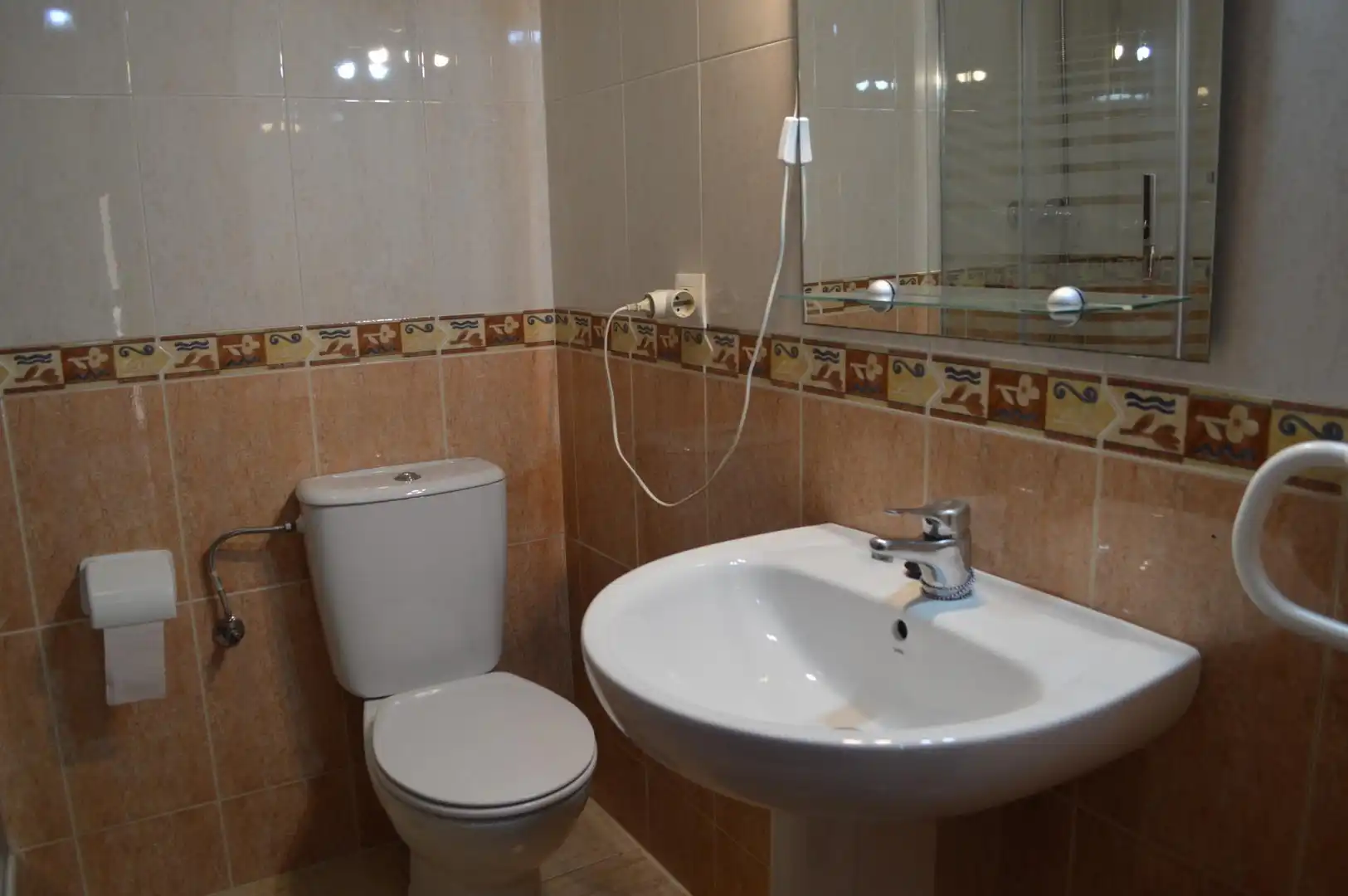 Bathroom of Flat for rent in Granada  with Terrace, Furnished and Balcony