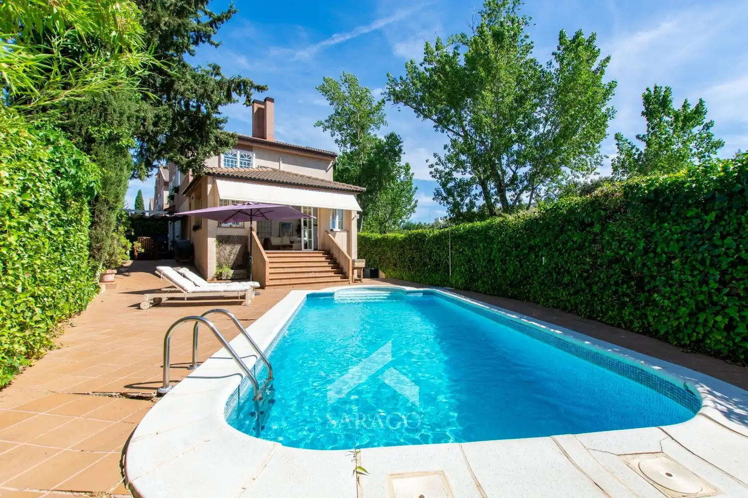 Swimming pool of Houses for sale in Las Rozas de Madrid  with Storage room