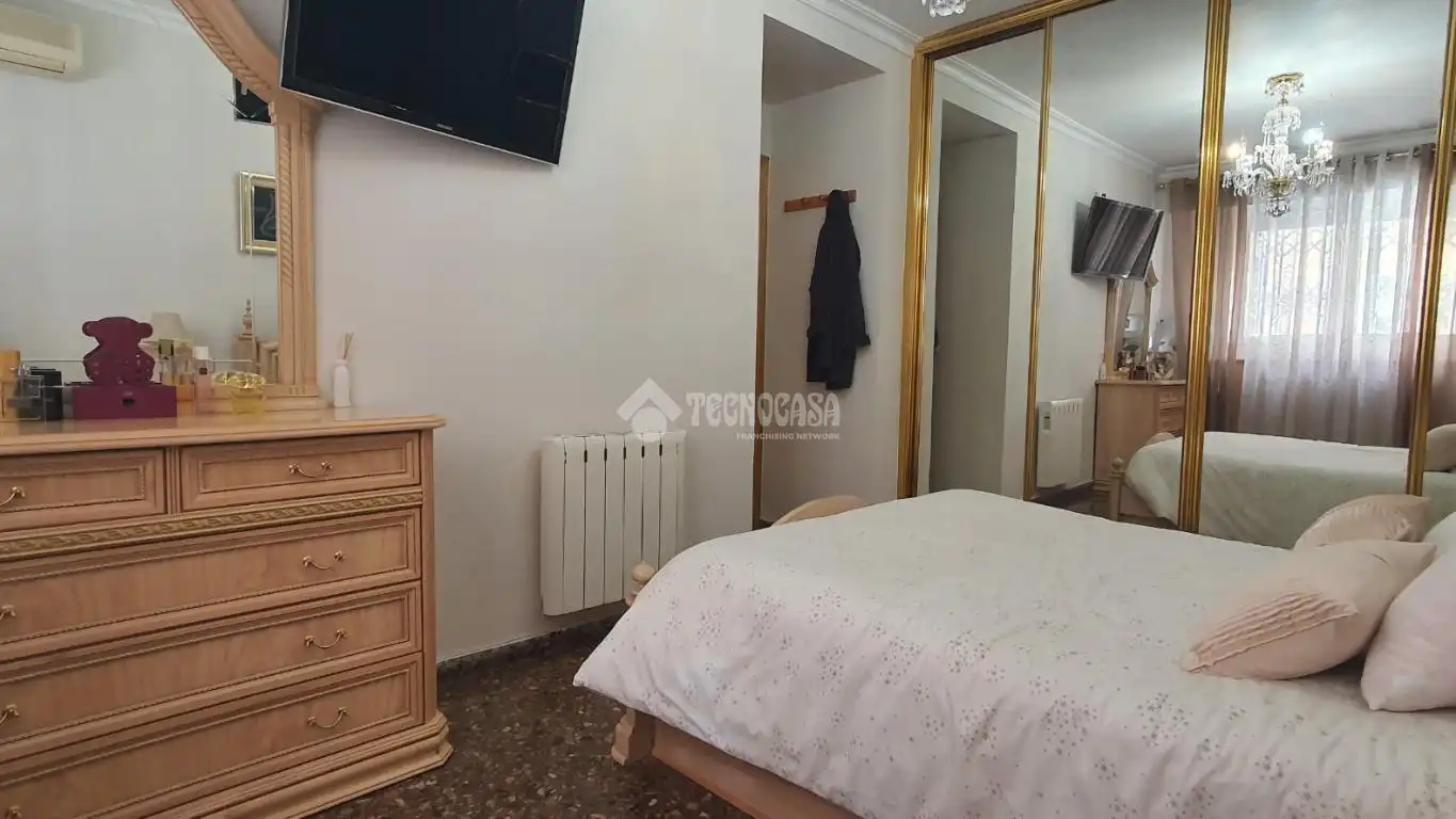 Habitación de Piso en venta en Valencia con Calefacción y Balcón