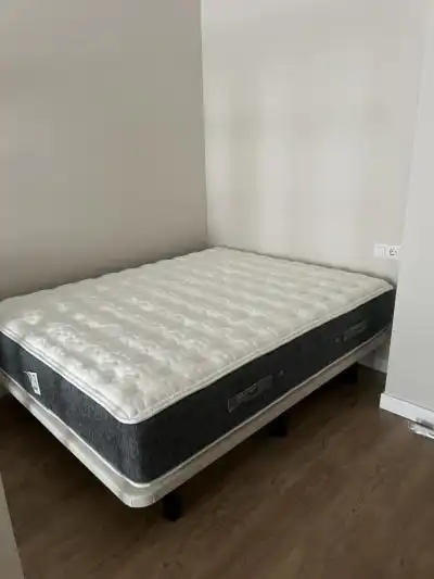 Dormitori de Apartament en venda en Salamanca amb Terrassa i Balcó