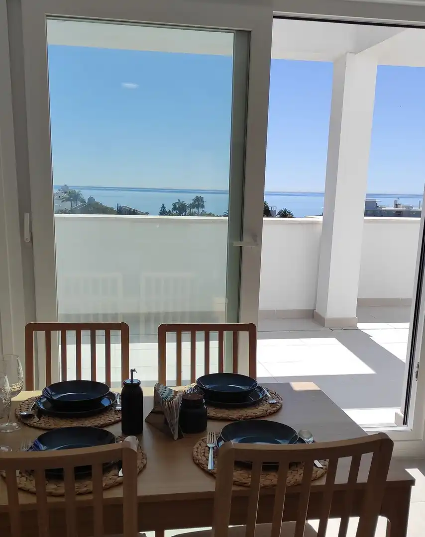 Penthouse with pool for sale in Estepona - Estepona,Centro,Avenida Juan Carlos I, imagen 2