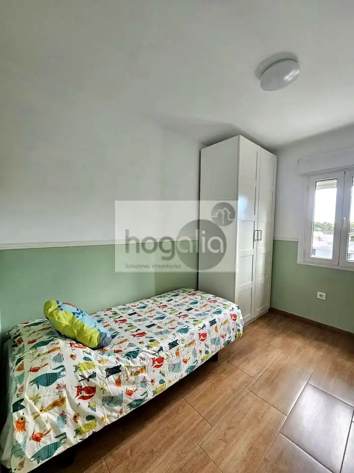 Schlafzimmer von Wohnung zur Miete in Sevilla mit Klimaanlage, Terrasse und Möbliert