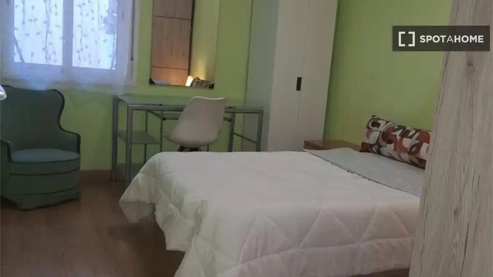 Schlafzimmer von Wohnung zur untervermieten in Barcelona mit Klimaanlage, Heizung und Möbliert