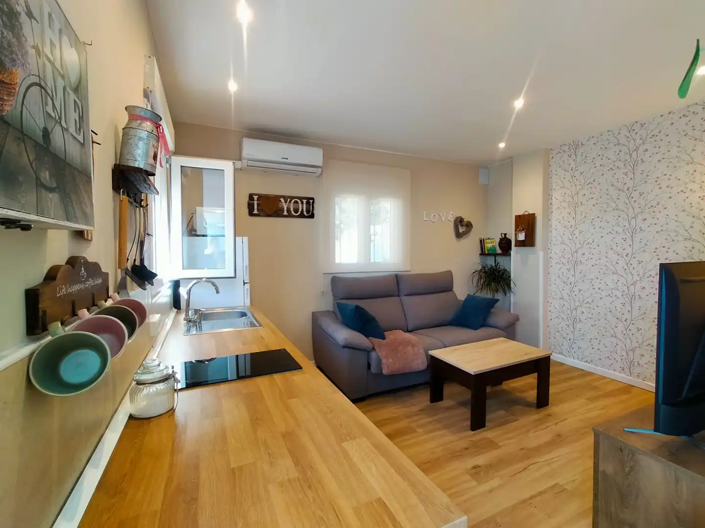 Sala d'estar de Casa o xalet en venda en El Puerto de Santa María amb Aire condicionat, Jardí privat i Terrassa