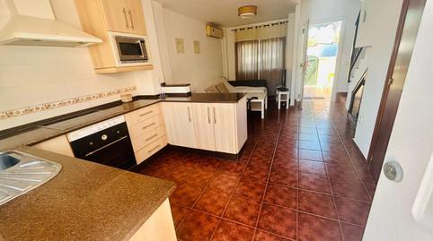 Foto 2 de Casa adosada en venta en Los Gallos, Cádiz