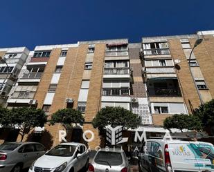 Exterior view of Flat for sale in Dos Hermanas  with Balcony