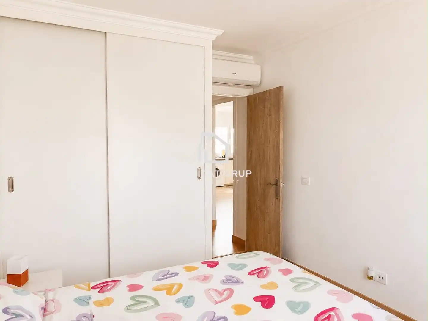 Bedroom of Flat for sale in Es Castell  with Air Conditioner and Terrace