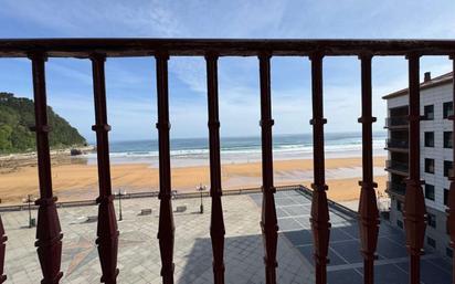 Vista exterior de Pis en venda en Zarautz amb Calefacció, Traster i Balcó