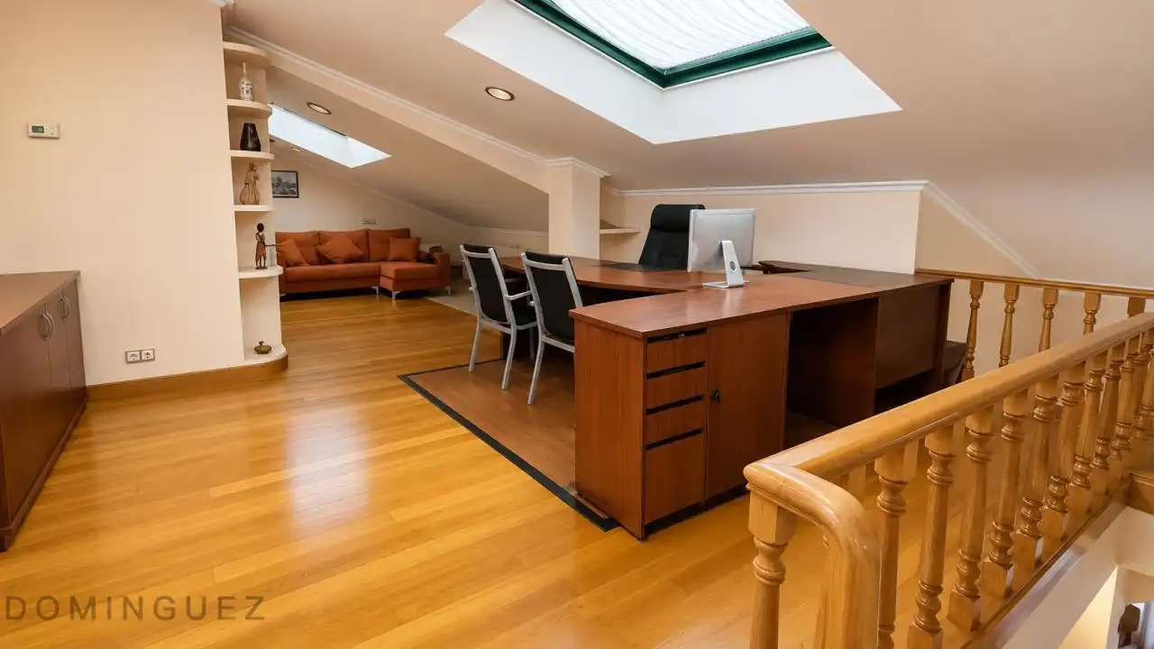 Casa o chalet en venta en Vigo  con Calefacción, Jardín privado y Parquet