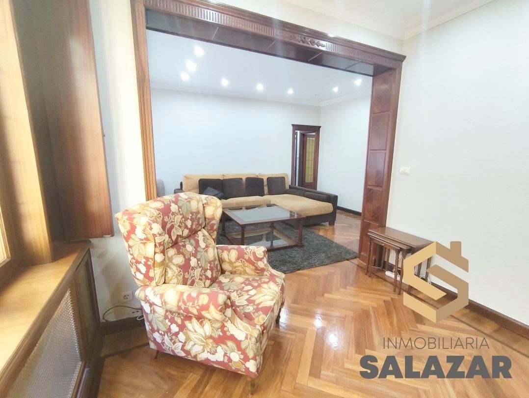 Living room of Flat for sale in Bilbao   with Heating, Storage room and Balcony