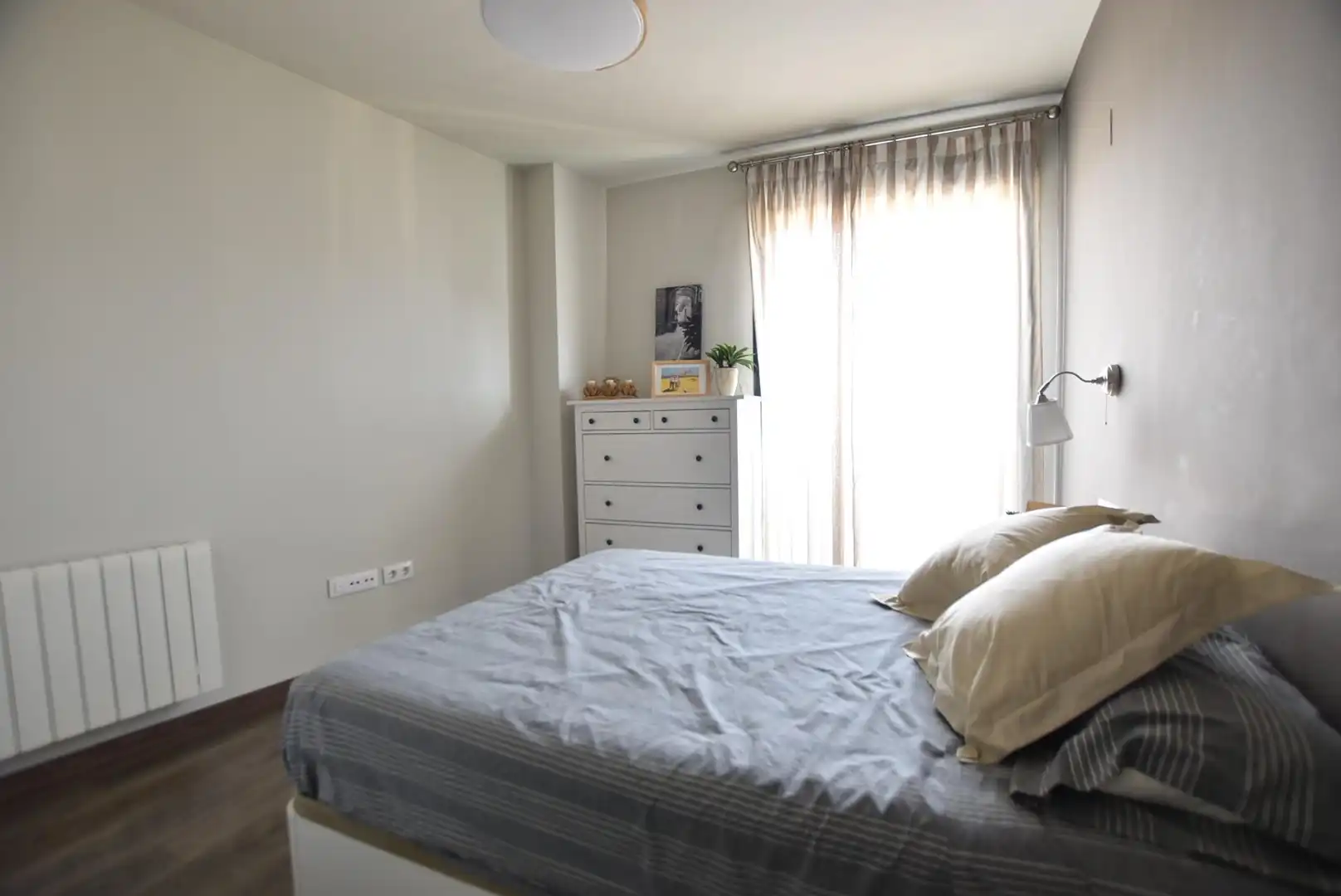Bedroom of Flat for rent in Granada  with Air Conditioner, Heating and Furnished