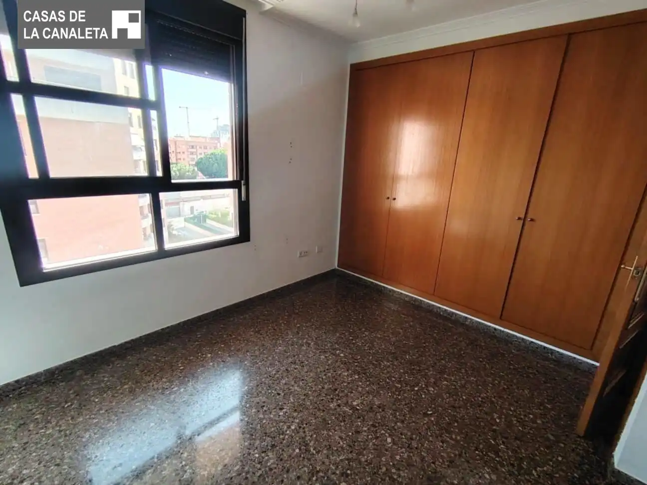 Dormitori de Pis en venda en Mislata amb Aire condicionat, Jardí privat i Terrassa