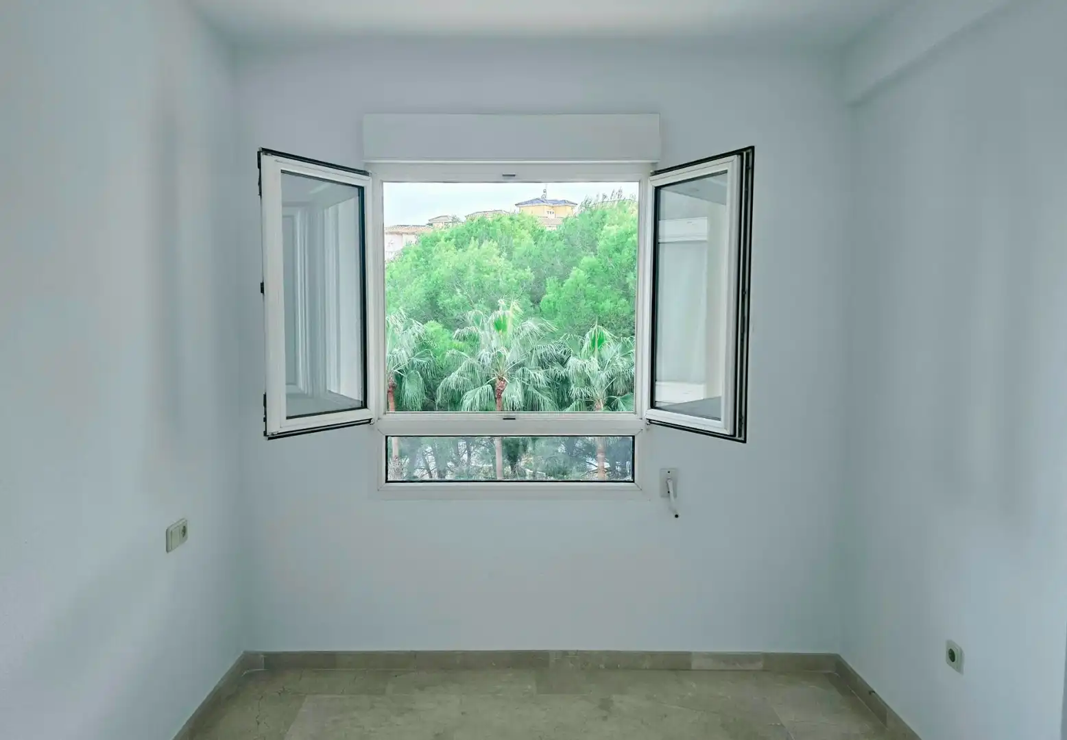 Habitación de Apartamento en venta en Orihuela con Balcón y Piscina comunitaria