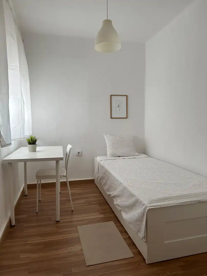 Dormitori de Pis per a compartir en Ávila amb Calefacció, Terrassa i Moblat