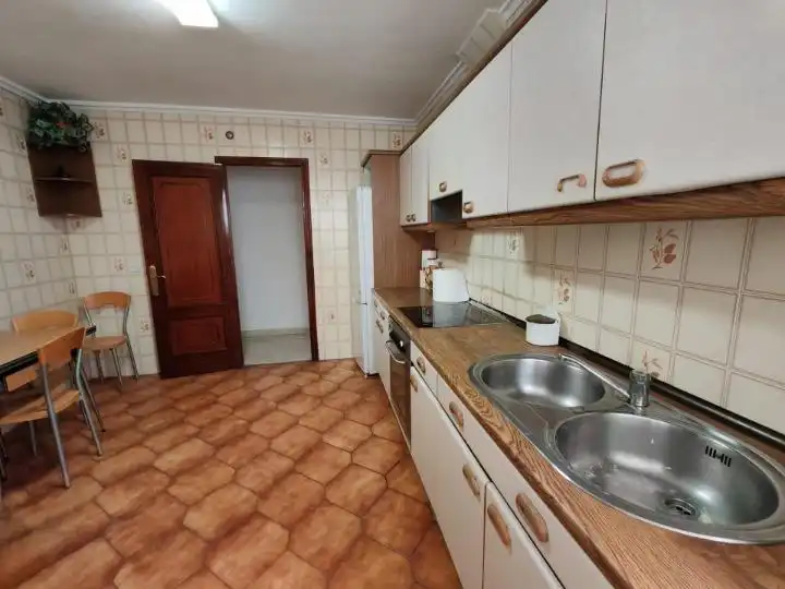 Piso de alquiler en SIMON BOLIVAR, Plaza España - Corte Inglés