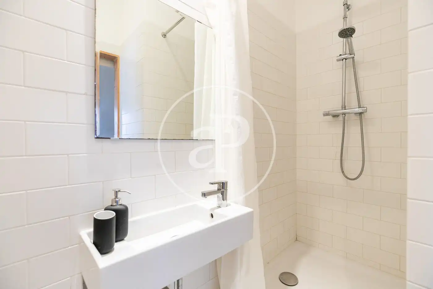 Baño de Piso en venta en Barcelona con Aire acondicionado, Calefacción y Amueblado