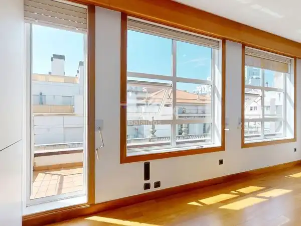 Wohnung mit Aufzug zum Verkauf in Rúa Colón