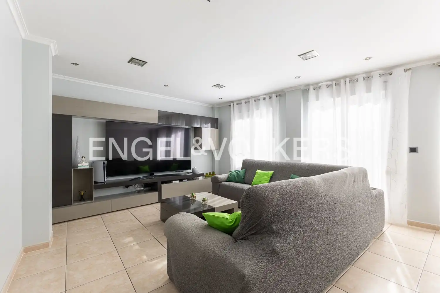 Living room of Houses for sale in La Pobla de Vallbona  with Air Conditioner, Heating and Terrace