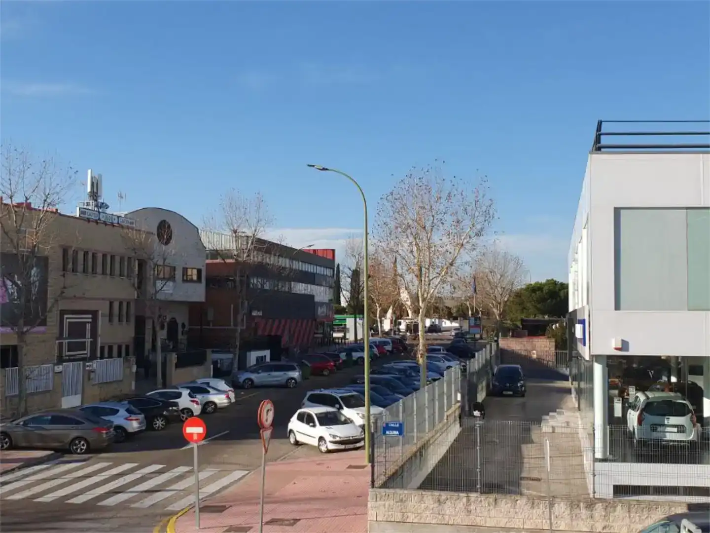 Vista exterior de Nau industrial en venda en Móstoles
