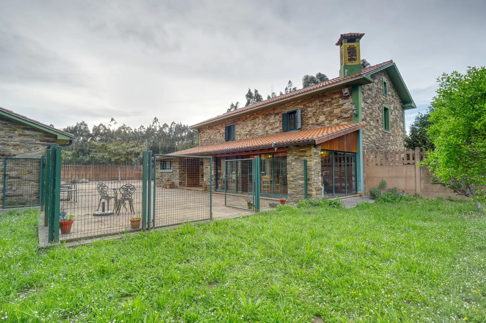 Vista exterior de Finca rústica en venta en Valdoviño con Calefacción, Jardín privado y Parquet