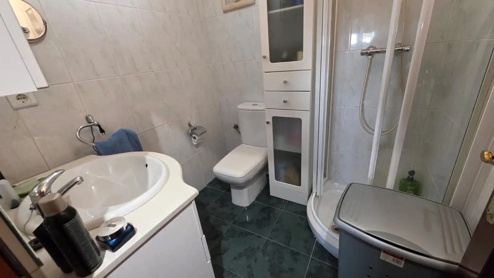 Baño de Piso en venta en Castro-Urdiales con Calefacción, Terraza y Trastero